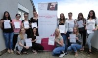 Erfolgreiche Absolventen des blended learning "Make-up Fachfrau - Visagistin"