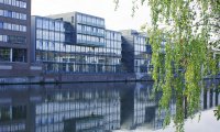 Der Hauptsitz der HFH in Hamburg beheimatet die Verwaltung und das Studierendensekretariat.